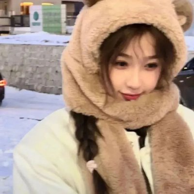 哎吔少女海报