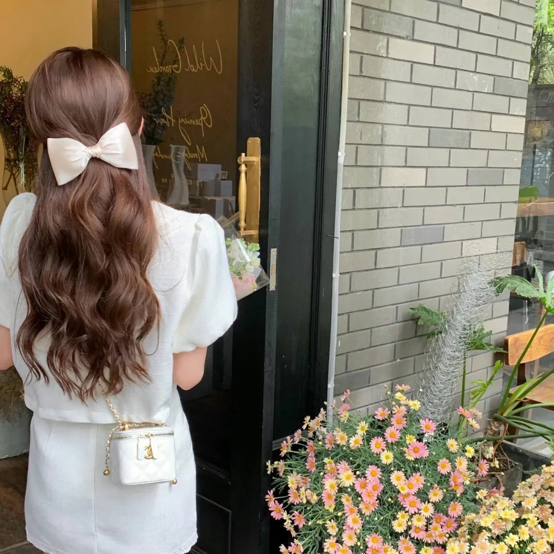 双人床条约海报